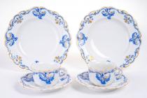 A pair of Alt Wien cups with plates